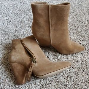 Splendid suede tan color ankle boots